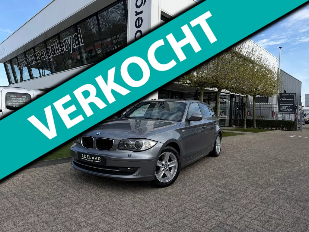 BMW 1-serie 116i PANORAMADAK l NAVIGATIE l CLIMA l STOELVERWARMING