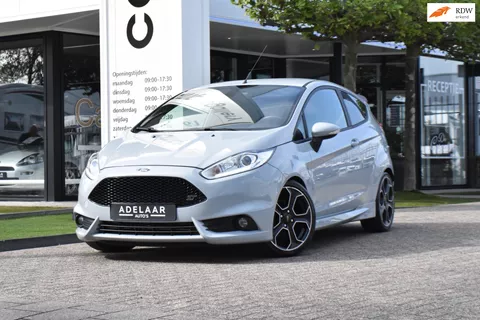Ford Fiesta 1.6 ST200 XENON, ACHTERUITRIJCAMERA, STOELVERWARMING, LEDER Ford Fiesta 1.6 ST200 XENON, ACHTERUITRIJCAMERA, STOELVERWARMING, LEDER